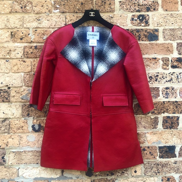Chanel red leather jacket - Picture 3 of 10